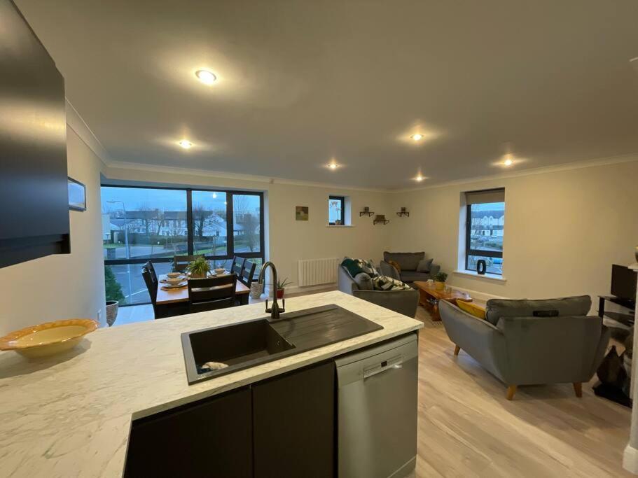 Entire Apartment , Centre Carrick on Shannon Exteriér fotografie